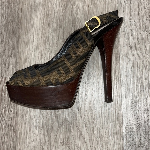Febdi heels - Picture 1 of 5